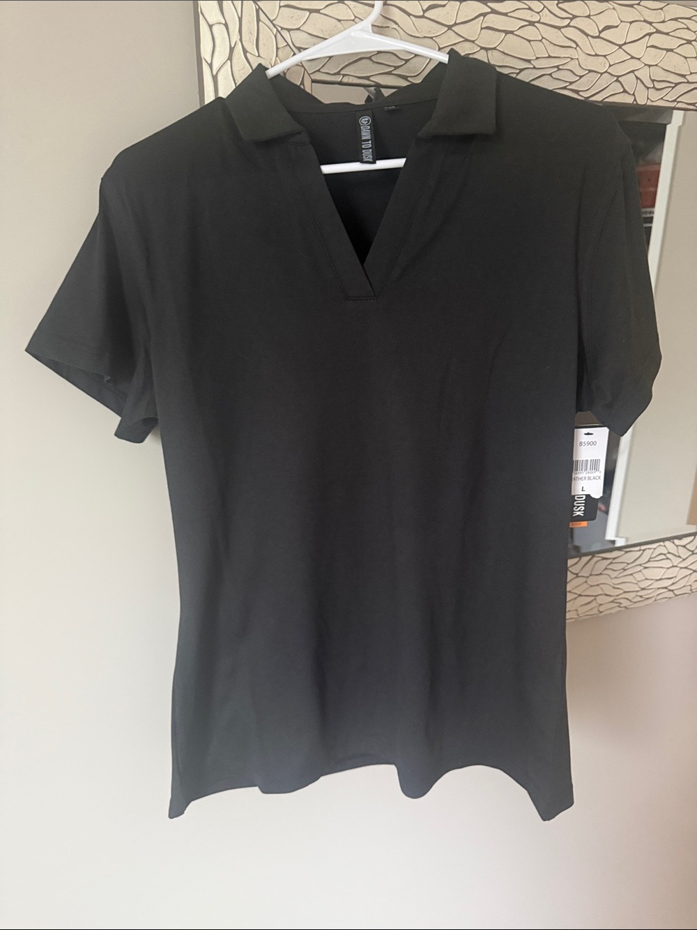 Dawn to husk black uv protection stretch womens V-Neck Shirt comfy size L